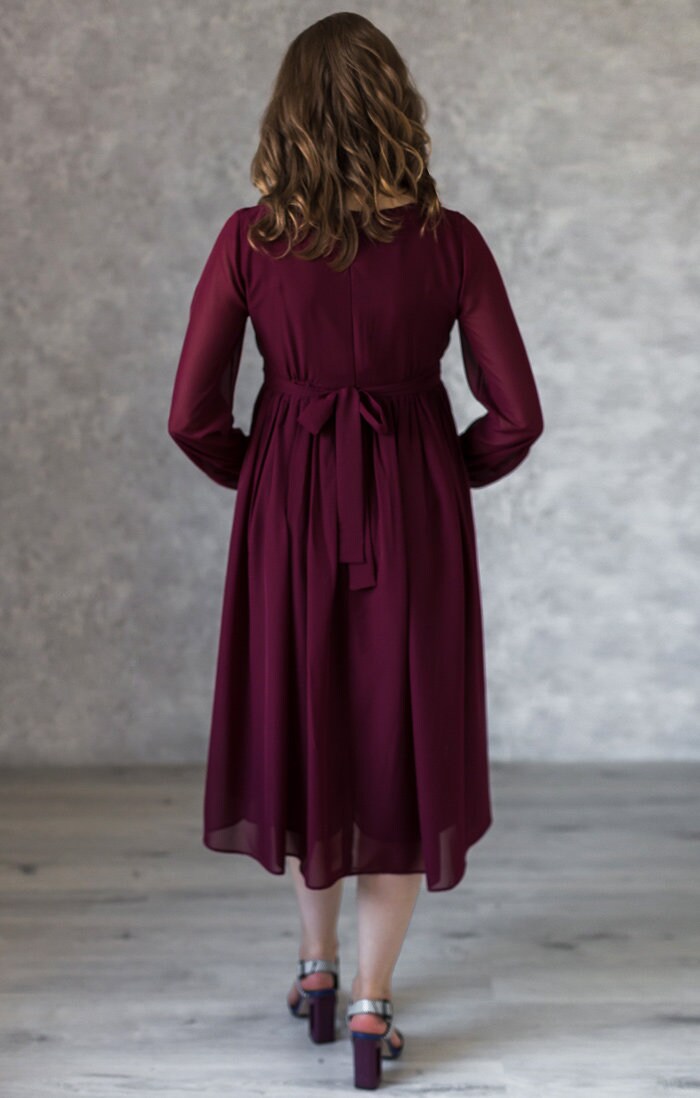 Burgundy Chiffon Maternity Midi Cocktail Dress: Elegant Baby Shower Gown Burgundy Chiffon Maternity Midi Cocktail Dress: Elegant Baby Shower Gown
