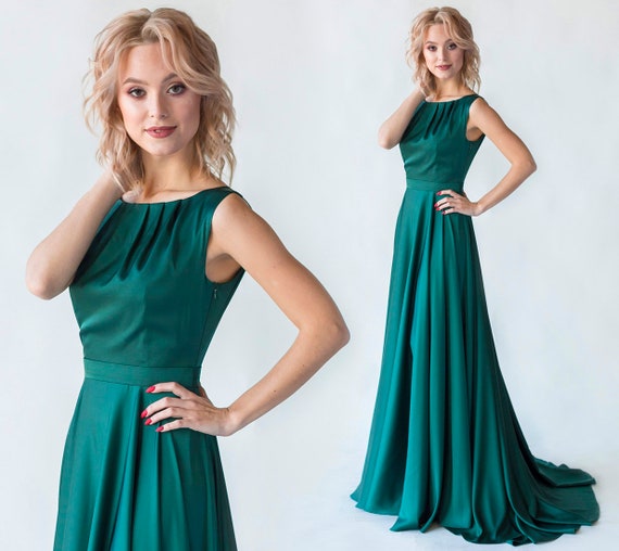 emerald green flowy dress