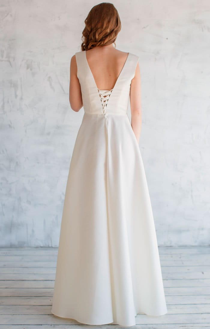 Photoshoot J Crew Bride Ivory Satin A-line Wedding Dress: Minimalist Corset Modest Wedding Gown UK Photoshoot J Crew Bride Ivory Satin A-line Wedding Dress: Minimalist Corset Modest Wedding Gown UK
