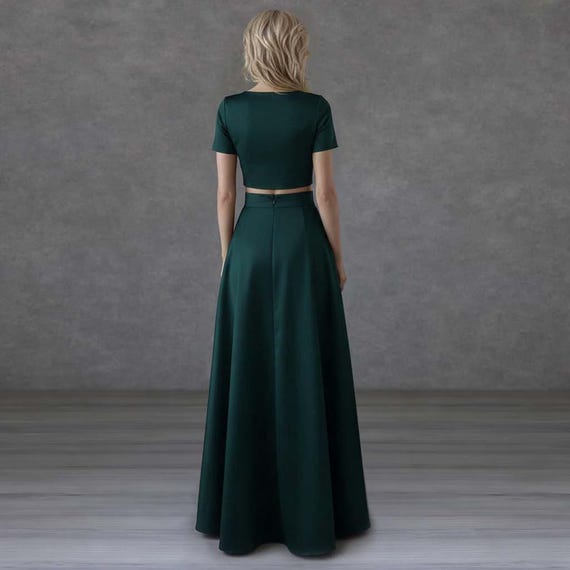 Emerald Two-Piece Suit: Elegant Evening Outfit of Crop Top and Skirt