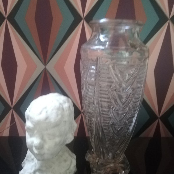 Grand vase art déco en verre moulé