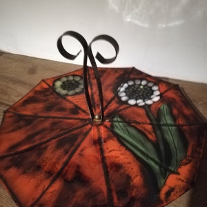 Red cheese platter umbrella shape 60s/70s ceramic Poët Laval graphic flower pattern