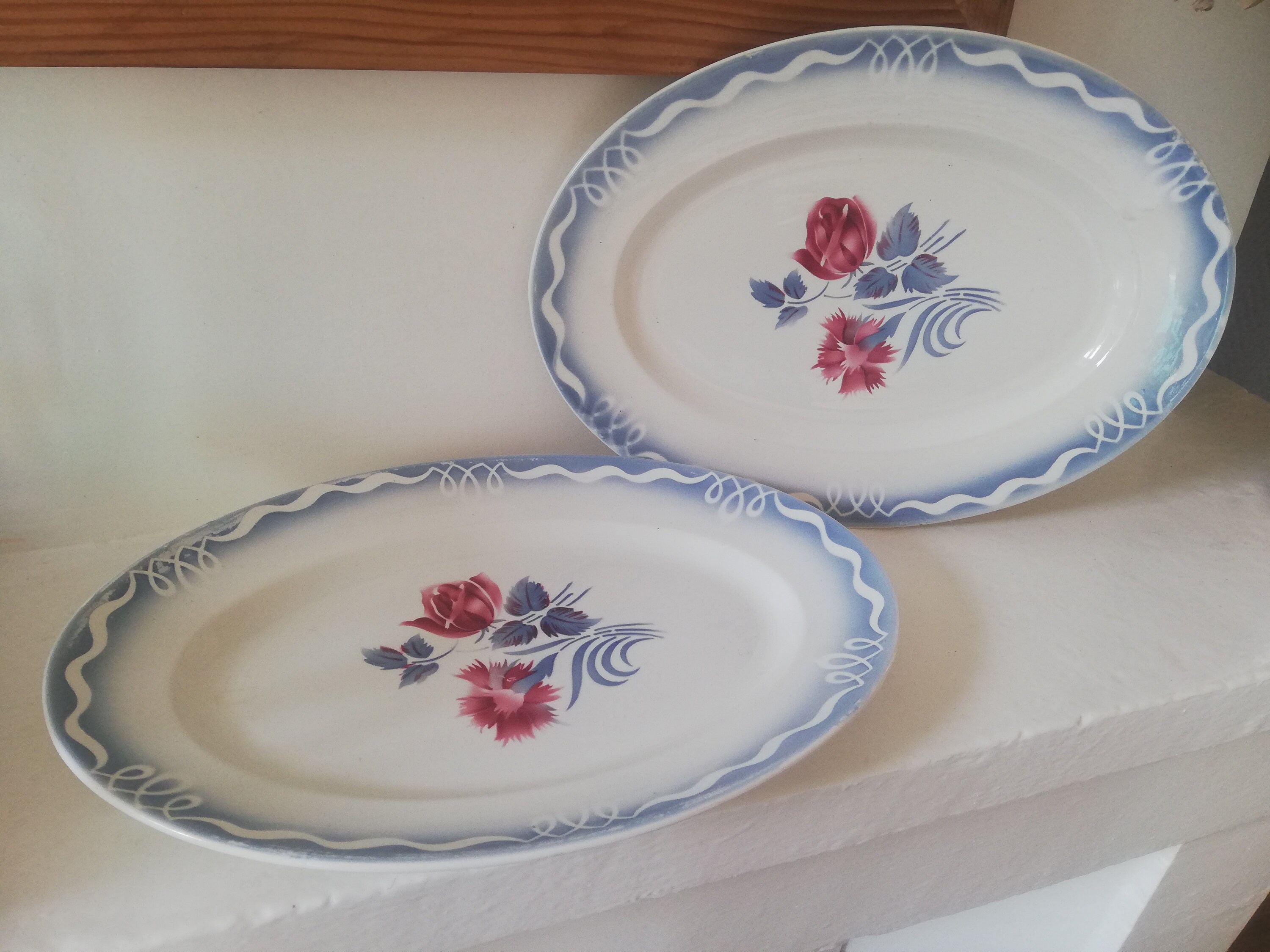 Deux Grands Plats Ovales Digoin-Sarreguemines Modèle Juliette