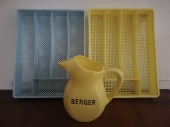 Ancien RANGE-COUVERTS jaune plastique VINTAGE