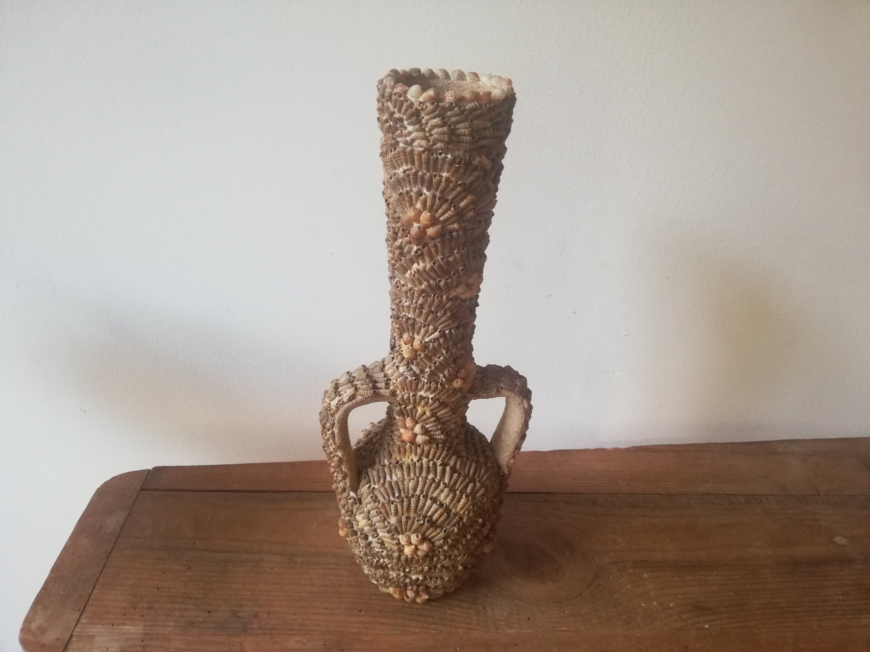 Vase Amphore en Terre Cuite et Coquillages Collés