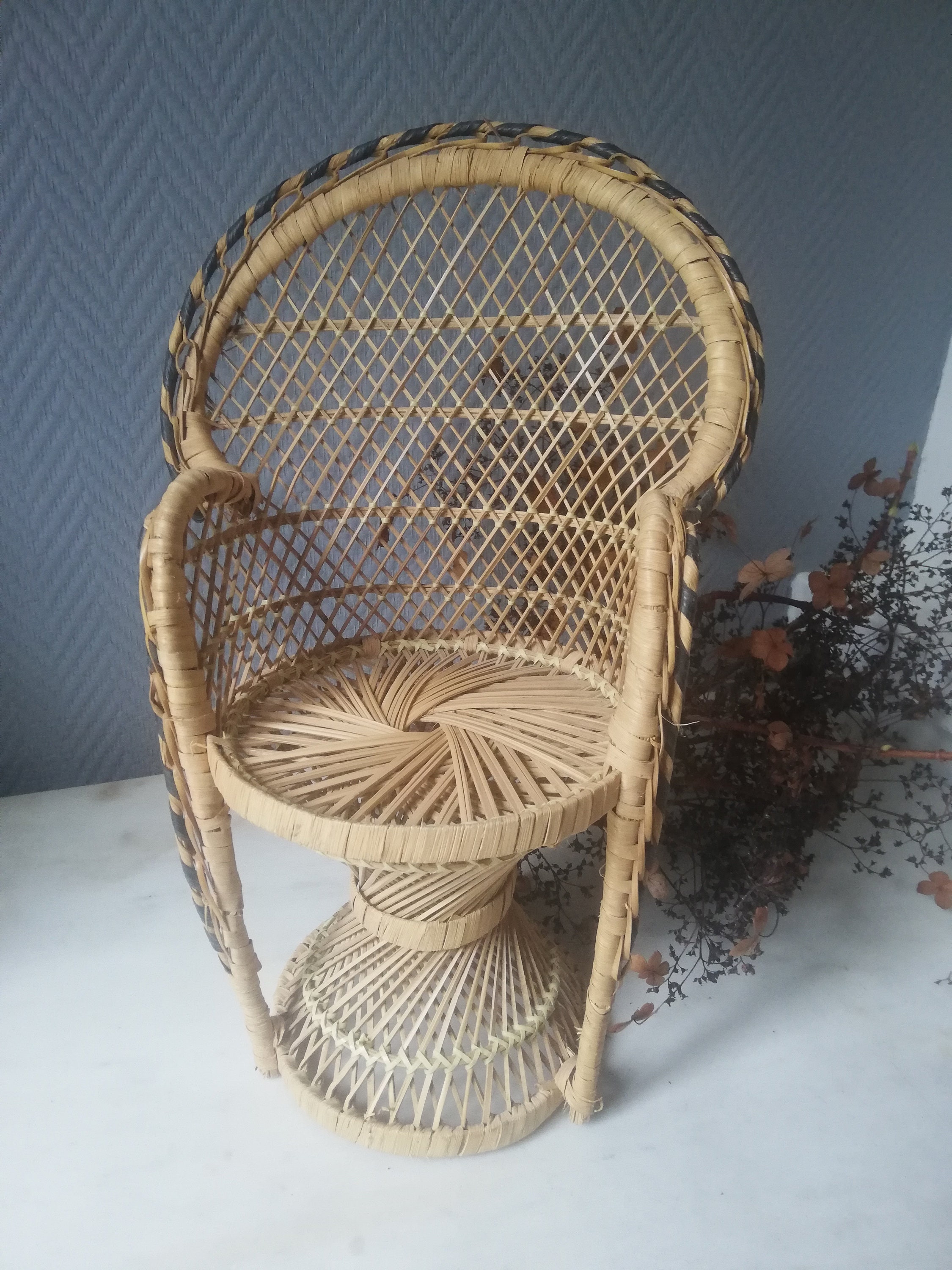 Fauteuil Emmanuelle Miniature