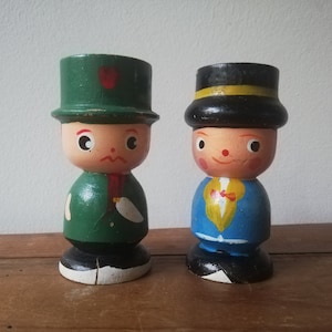 2 wooden shells hand-painted characters