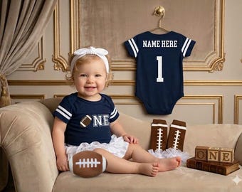 Body personalizado para aniversário de um ano com tema de futebol para meninas