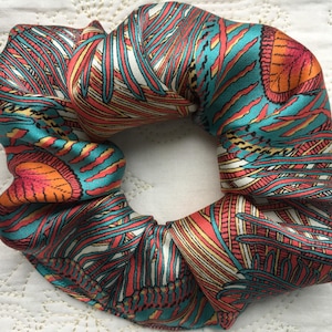 Elástico de cabelo de seda Liberty of London em tecido Royal Hera Silk Satin - Love Liberty Cornwall - O presente que cabe em um cartão de felicitações!
