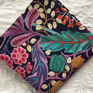 Lenço de mão Tana Lawn da Liberty of London em Elm House - Love Liberty Cornwall - O presente que cabe em um cartão de felicitações!