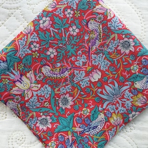 Fazzoletto da taschino Liberty London Tana Lawn - William Morris Strawberry Thief - Love Liberty Cornwall - Il regalo che sta in un biglietto d'auguri!
