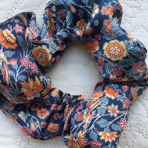 Elástico de cabelo de seda Liberty of London em Palmeira - Love Liberty Cornwall - O presente que cabe em um cartão de felicitações!