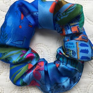Elástico de cabelo Liberty London Silk em cetim de seda Cape Vista Belgravia - Love Liberty Cornwall - O presente que cabe em um cartão de felicitações!