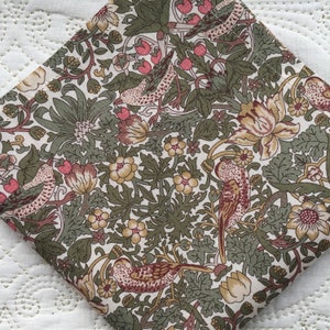 Liberty London Tana Lawn Zakdoek - William Morris Strawberry Thief - Love Liberty Cornwall - het cadeau dat in een wenskaart past!