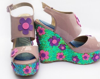 Size 7 Green sparkle flowered platforms / Qupid size 7 platforms / size 7 sparkle purple and green glitter flower platorms