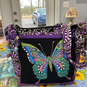 Neue Taschen- und Schlüsselanhänger Wunderschöne Schmetterling Crossbody oder Schulter Verstellbarer Riemen Stoff Geldbörse 100% handgefertigt