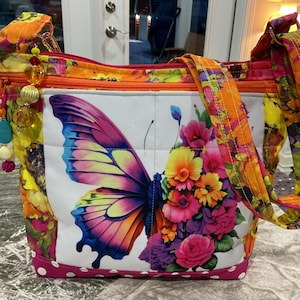 Impresionante cartera de tela con correa para el hombro o cruzada con mariposas y flores 100% hecha a mano