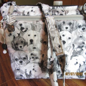 Monedero pequeño de tela con correa ajustable para hombro o bandolera con diseño de cachorros neutros, 100 % hecho a mano