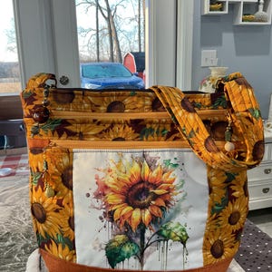 Impresionante bolso de tela con correa ajustable y 7 cierres de girasol, 100 % hecho a mano.