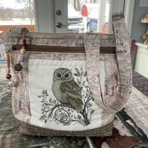 Bolsa de tecido pequena com alça de ombro ou tiracolo de coruja de arte popular 100% feita à mão