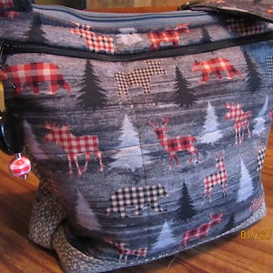 Bolso bandolera o bandolera de tela con correa ajustable de gran tamaño con estampado de búfalo y animales del bosque, 100 % hecho a mano