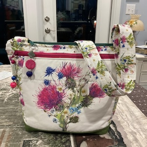 Flores de cardo silvestre. Bolso de tela con correa ajustable para hombro o bandolera. 100 % hecho a mano