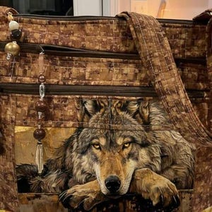 Monedero de tela con correa ajustable y bolsillo con cremallera de 7 cremalleras con diseño inusual de lobo y luna, 100 % hecho a mano
