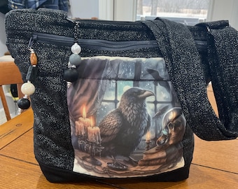 NUEVO Bolso bandolera o de hombro con correa ajustable de tela con doble imagen de cuervo y castillo negro 100% hecho a mano