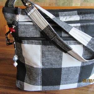 Sac déperlant à carreaux Buffalo avec 7 fermetures à glissière et bandoulière réglable avec fermeture à glissière sécurisée 100 % fait main