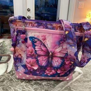 NUEVO ESTILO Monedero de bolsillo y llavero Precioso bolso de tela con correa ajustable para el hombro o cruzado con mariposas y flores 100 % hecho a mano