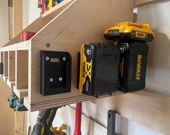 DeWalt 20V Battery Mount: Clip-In Hanger