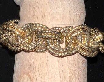 Monet Chunky Gold Chain Costume Bracelet