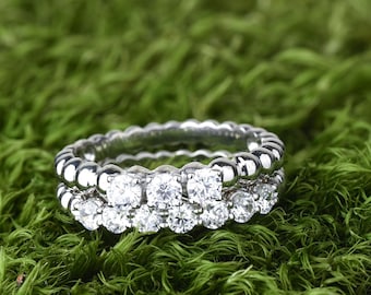 Anillo de compromiso de circonita cúbica con anillos apilables de plata de ley