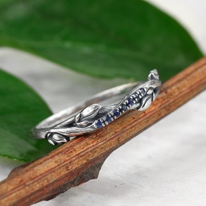 Sterling Silver Sapphire Twig Ring, Blue sapphire tree branch ring, Unique vintage style real sapphire ring, Silver leaf ring