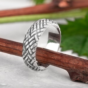 Aliança de Prata de Lei Trançada: Aliança de Casamento Gravada Exclusiva