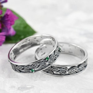 Natural Gemstone Emerald Wedding Ring Set - Sterling Silver Wedding Bands - Couples Matching Engagement Rings - Leaf Handmade Carved Design