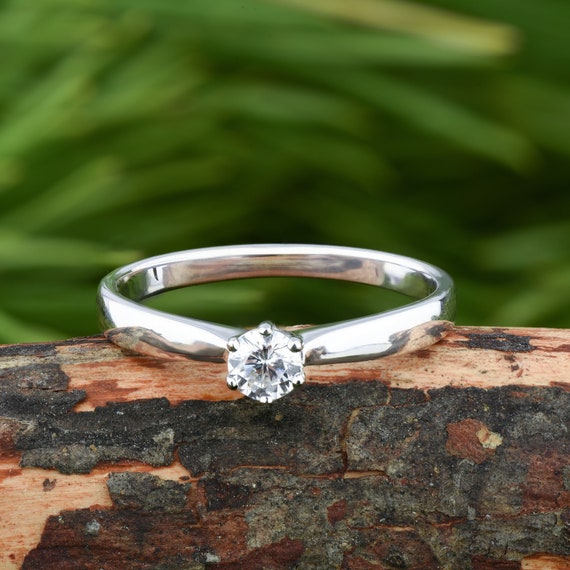 9 Factors Impact the Resale Value of Old Engagement Rings