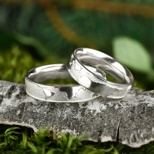 Gepersonaliseerde sterlingzilver, aangepaste gegraveerde coördinaten, bijpassende ringset voor stellen - Wereldkaart aarde en oceaan Globe handgemaakte ringen voor twee