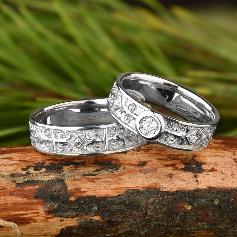 Celtic wedding ring set his and hers Unique wedding band