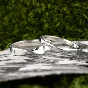Sterling silver ring set, Twisted wedding band set, Thin couple ring set, Modern wedding band women and men