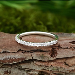 Sterlingzilveren band met zirkonia pave - gepersonaliseerde gegraveerde ring