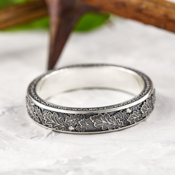 Engraved Oak Leaf Sterling Silver Ring. Unisex Nature Wedding Band