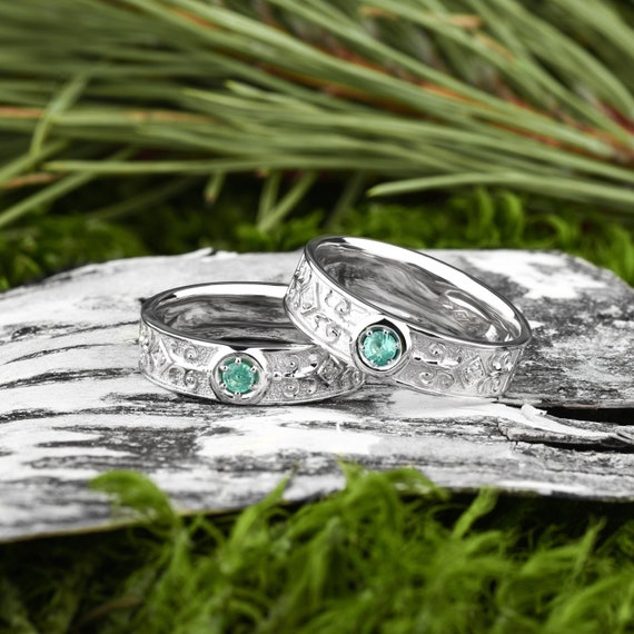 Lesbian Emerald Wedding Band Set in 925 Sterling Silver - Gemstone Ring Set of Lesbian Jewelry - Cool Lesbian Rings Gift for Women
