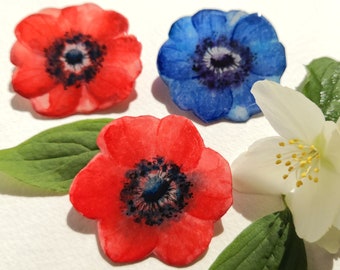 Blaue oder rote Aquarell-Blumenbrosche, handbemalte Anemone, geharzte Aquarellzeichnung, französische handwerkliche Herstellung