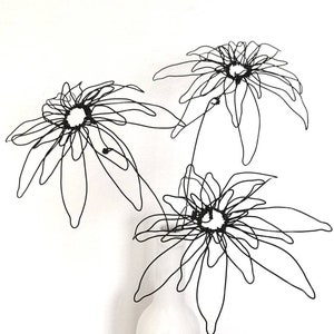 grande fleur graphique reine marguerite, fleur fil de fer recuit noir, déco minimaliste, déco florale,bouquet durable à offrir,idée cadeau,