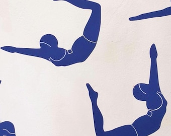 Móvil grande con 8 nadadores azules, diseño de cartón y alambre, móvil cinético.