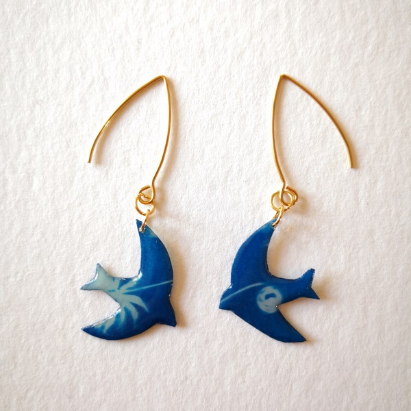 Boucles d'oreilles étoiles & hirondelles bleues, Boucles d'oreilles oiseaux fleuris, illustration botanique cyanotype résinée, fait main