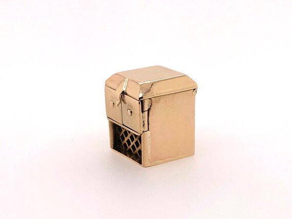 14k vintage record player charm View 3
