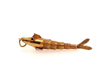 Vintage articulated fish charm in 18k yellow gold