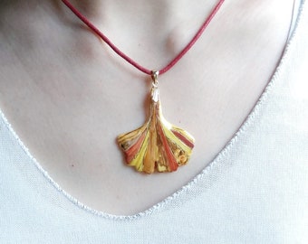 Porcelain necklace, porcelain pendant, Ginkgo Leaf pendant, fragrance diffuser, ginkgo necklace, gold painted, ceramic jewellery, ginkgo